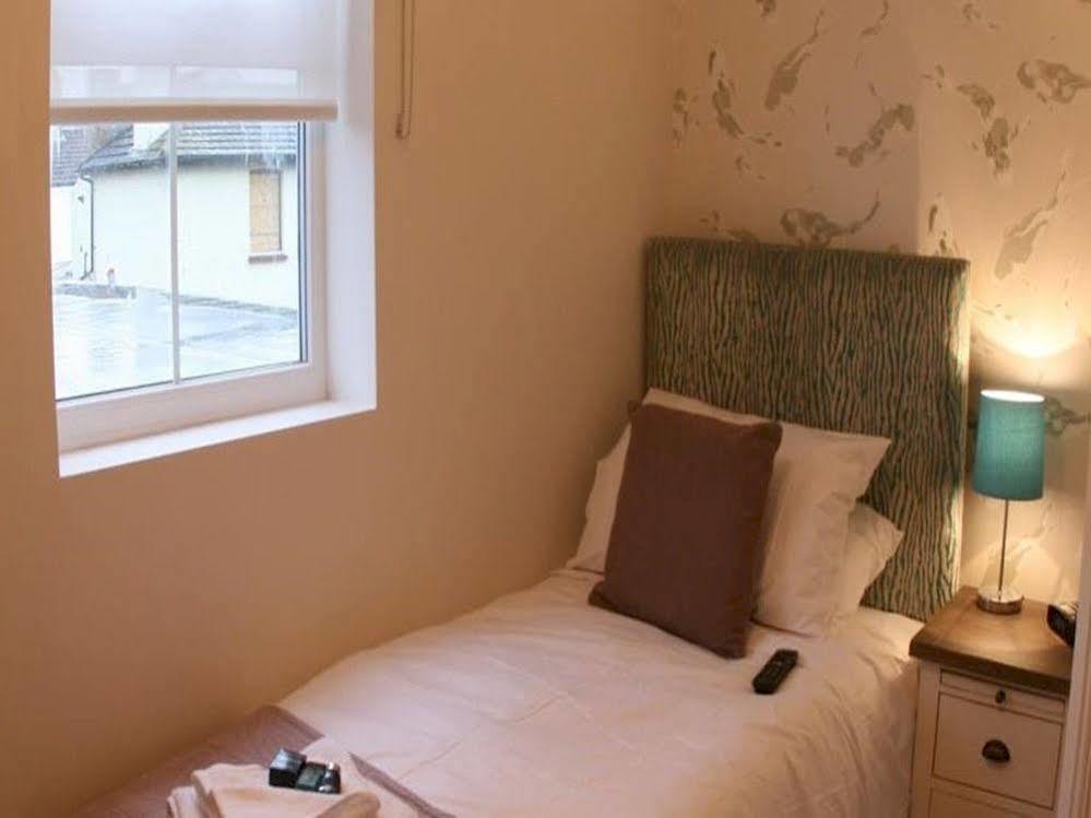 The Beaches Guest House (Adults Only) Southend-on-Sea Bagian luar foto