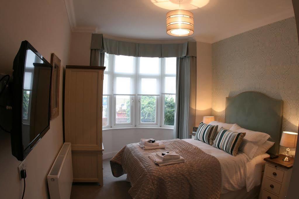 The Beaches Guest House (Adults Only) Southend-on-Sea Bagian luar foto